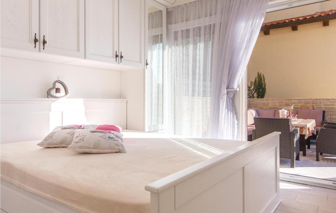 Lovely Apartment In Medulin With Kitchen Экстерьер фото
