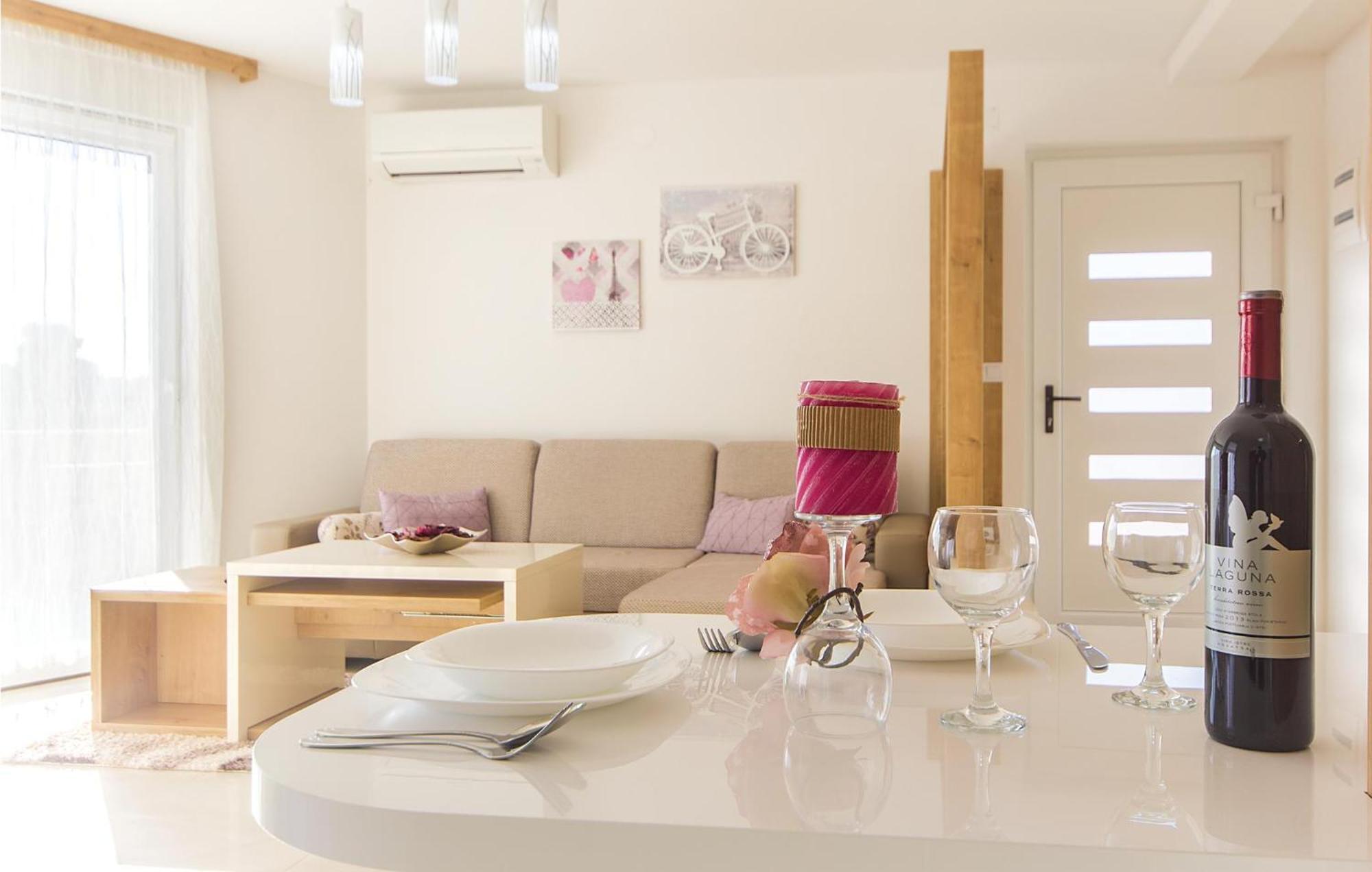 Lovely Apartment In Medulin With Kitchen Экстерьер фото