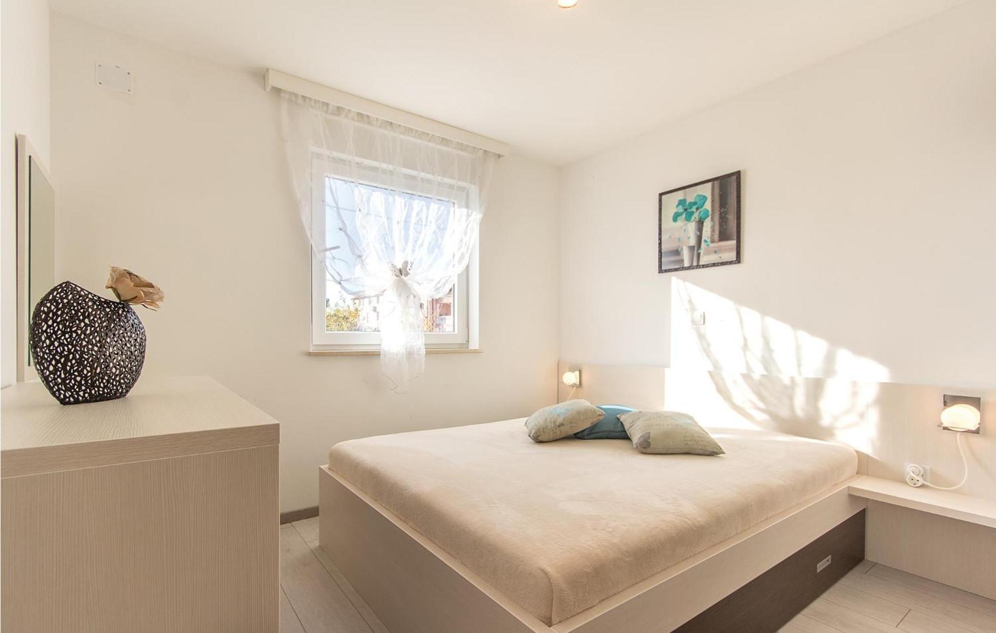 Lovely Apartment In Medulin With Kitchen Экстерьер фото